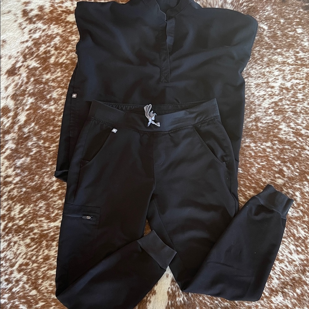 Fig Black Jogger Scrub Set
